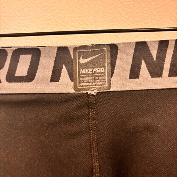 Nike Men's PRO Dri-Fit Tight Cropped Size L Cool Dry Compression Base Layer - Picture 7 of 14